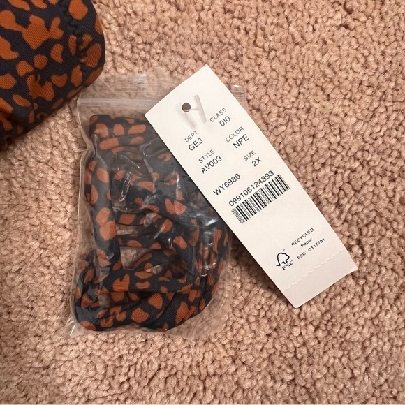 NWT! J. Crew Spot-On Print Bandeau Bikini Top in Navy Pecan. Size 2X - Picture 10 of 13